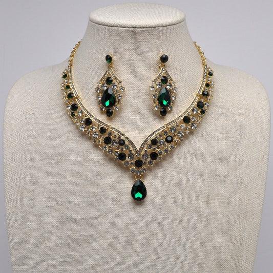 Emerald Green Broque Dangling Earrings and Necklace