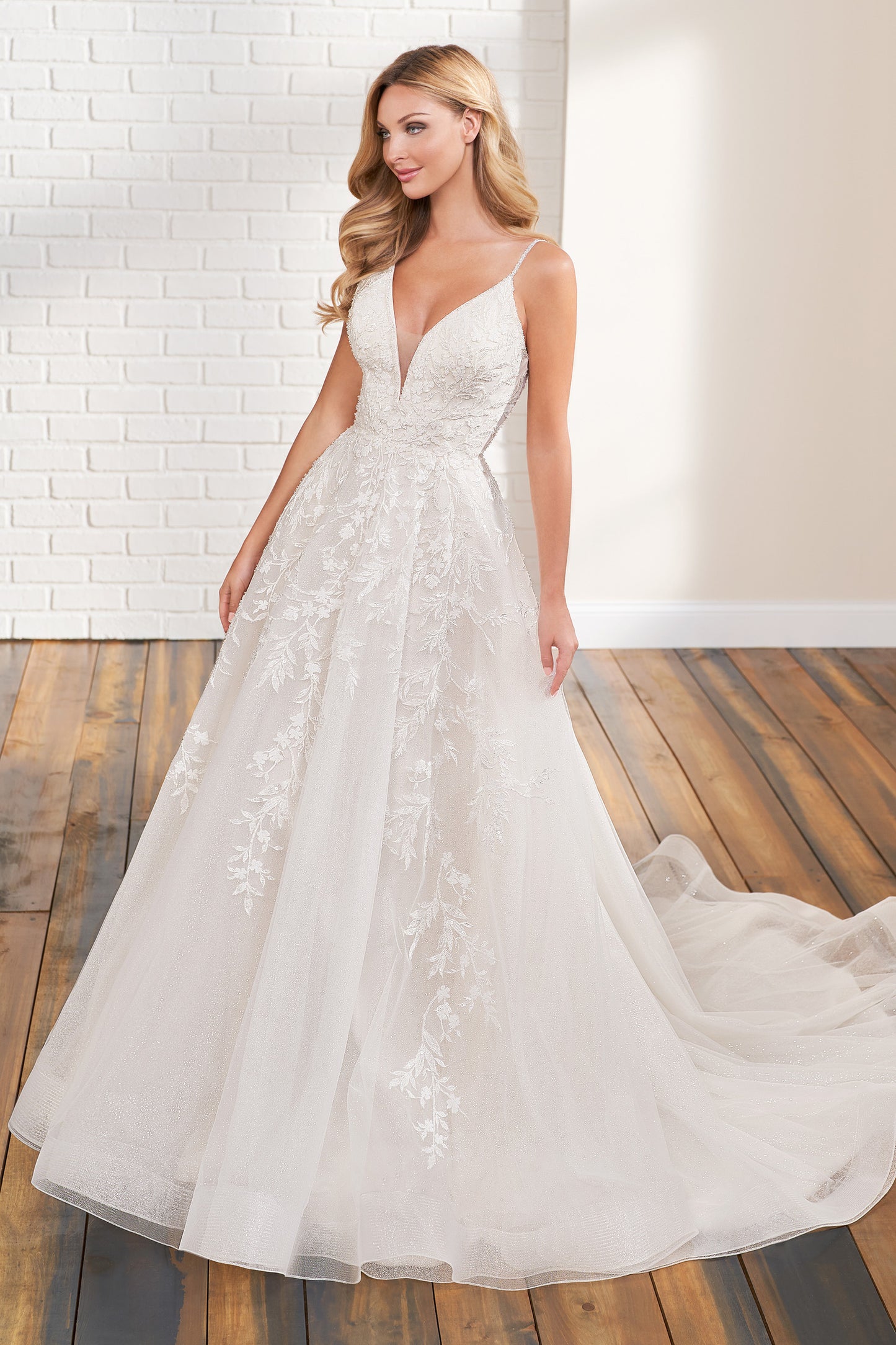 122174 A-line Wedding Dress by Enchanting for Mon Cheri