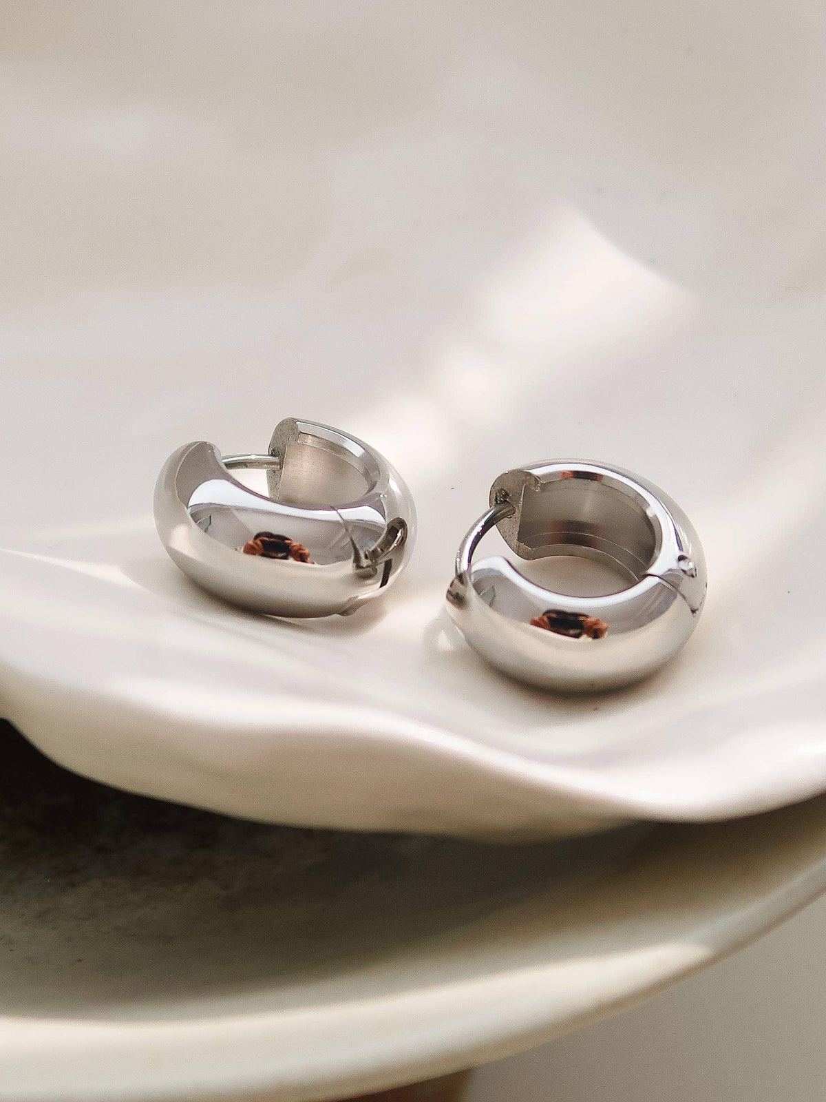 Blandine 18K Non-Tarnish Small Classic Hoop Earring