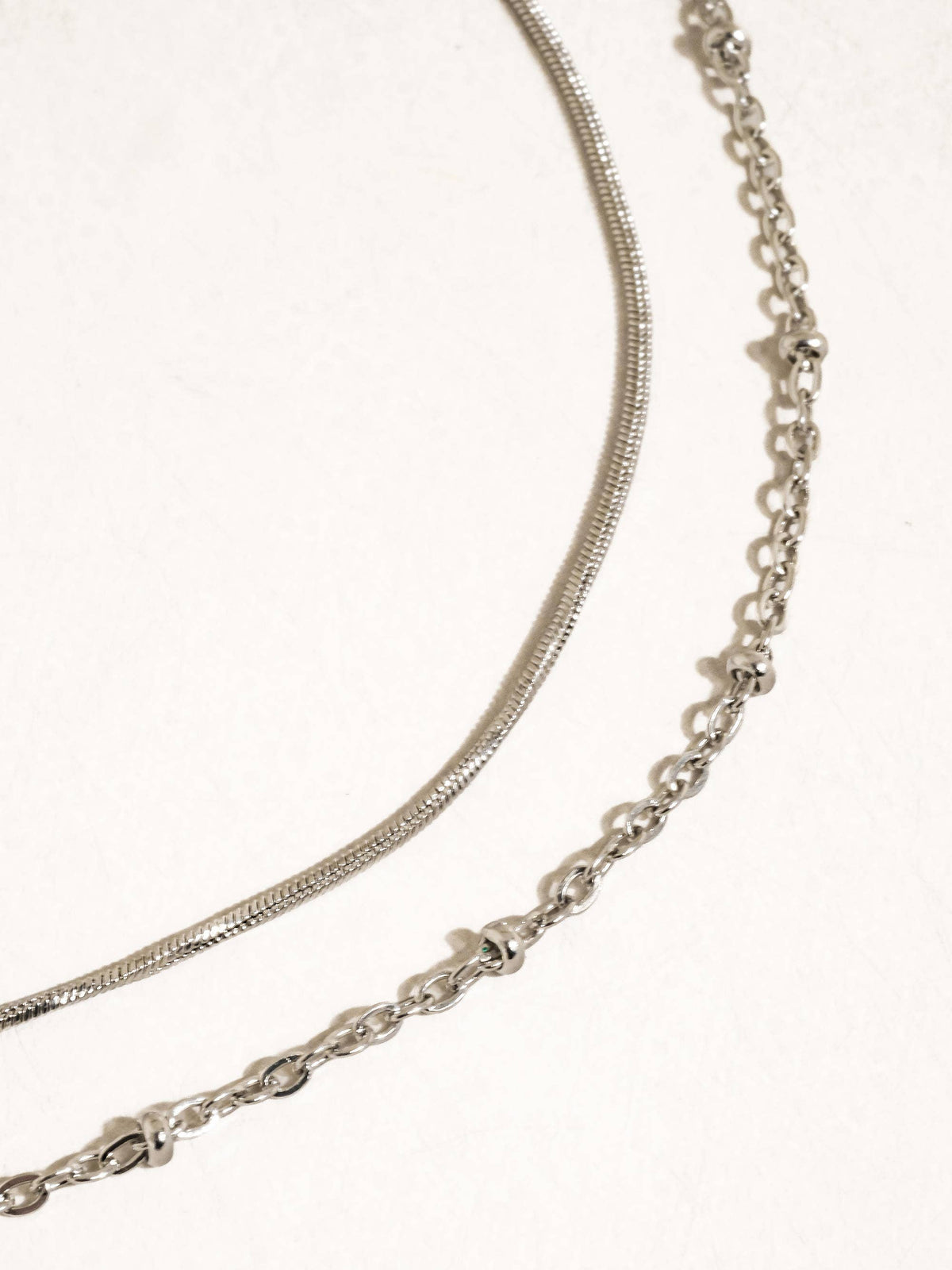 Alma 18K Gold Non-Tarnish Classic Thin double chain Bracelet