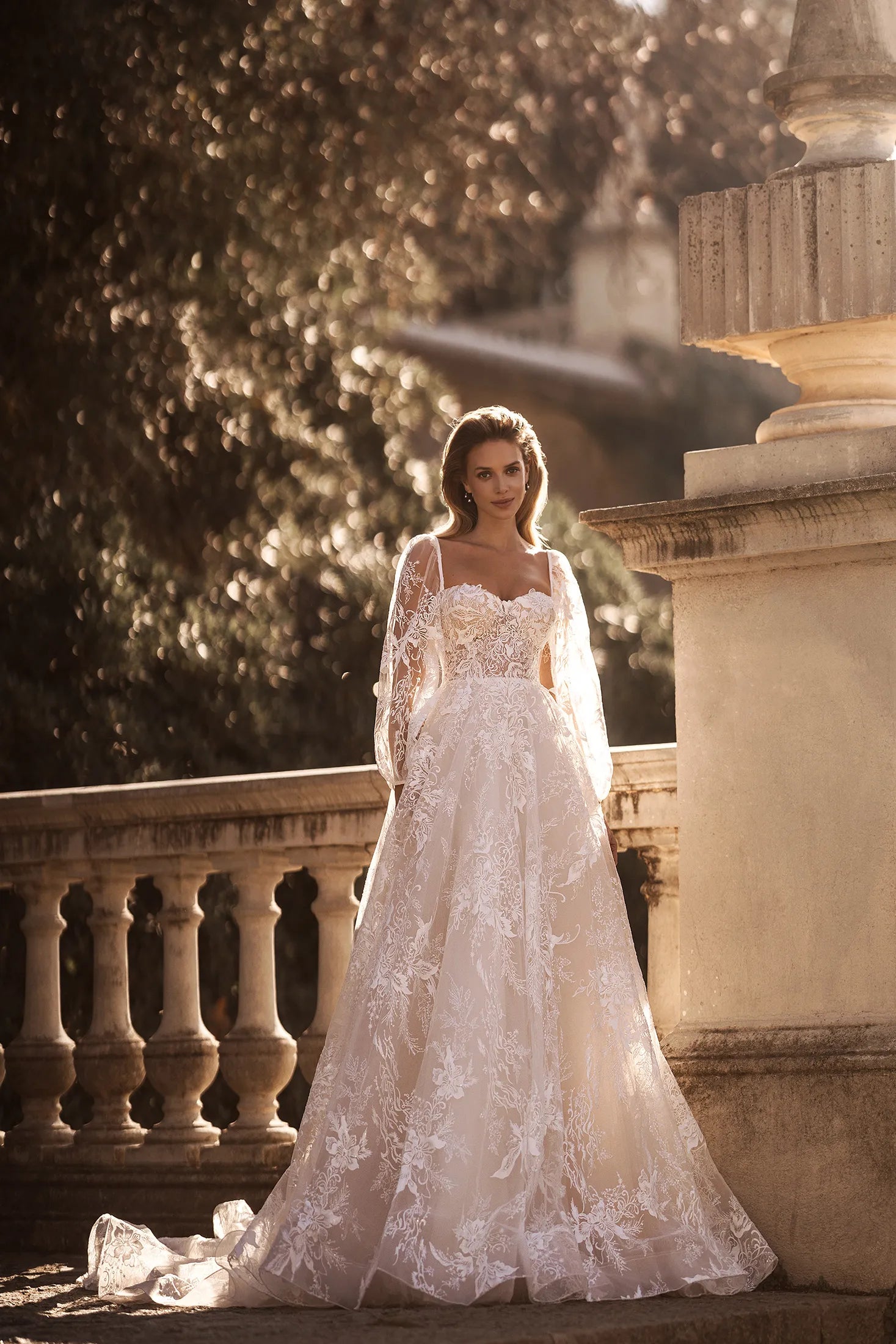 knee length dresses for ladies Chic Ivory V-Neck Lace Appliques Backless Beach Wedding Dresses