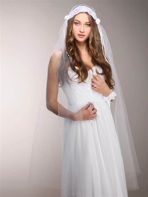 White Vintage Lace Juliet Veil with Rosebuds 3914V-W