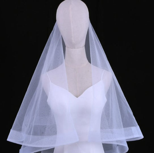 Simpe Two-Tier Fingertip Length Fan Bridal Veil