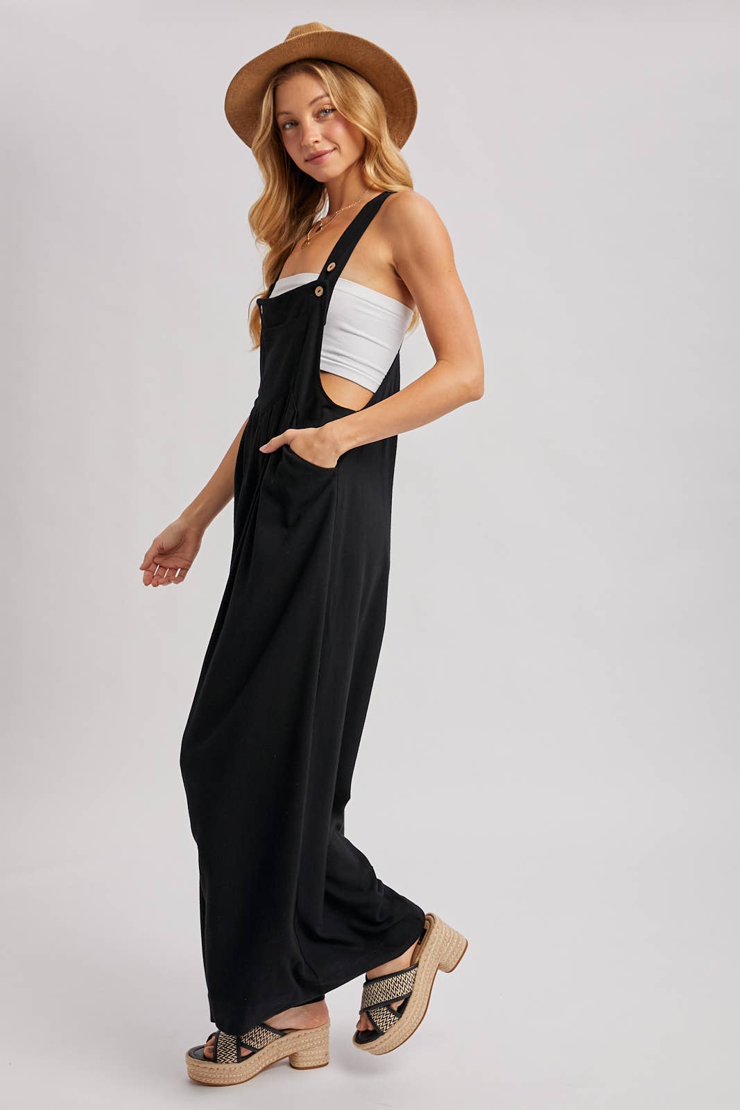 FLOWY WIDE LEG OVERALL JUMPSUIT