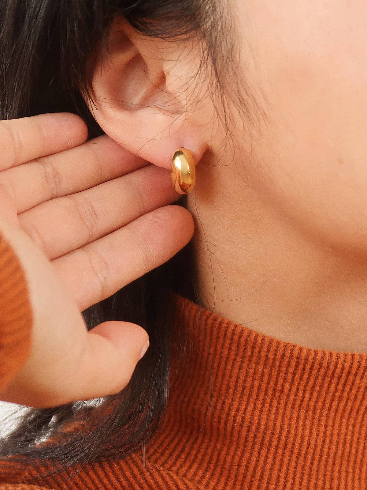 Blandine 18K Non-Tarnish Small Classic Hoop Earring