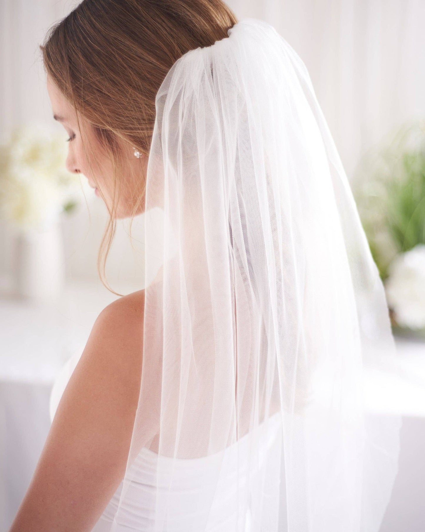 5097 Mila Shimmer Veil: Fingertip - 36 inches, Ivory Discontinued 6/16/2025