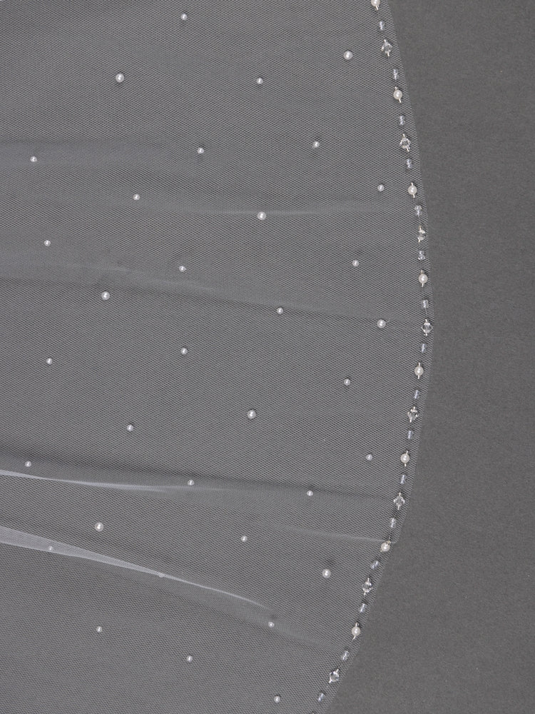 4679V Fingertip Length Beaded Bridal Veil with Bicon Crystal & Pearl Edge & Scattered Pearls