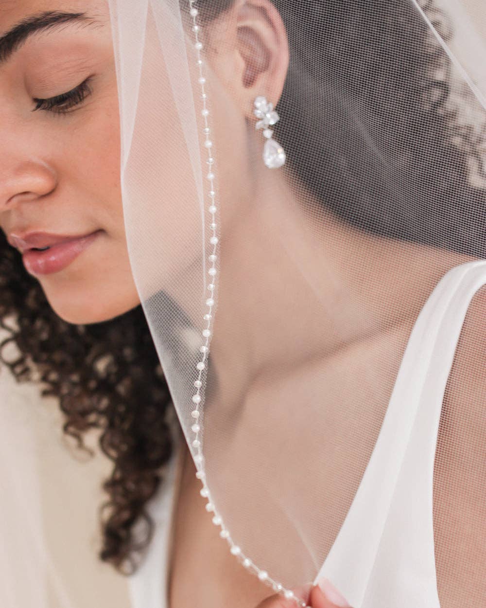 5046 Simple Pearl Edge Wedding Veil: Cathedral - 108 inches, Ivory